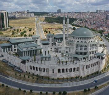 Bizim Mahalle Külliye ve Ata Sporları Merkezi / İstanbul